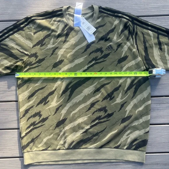 Adidas; NWT; Olive Green Camo: Long Sleeve; Crewneck; Sweatshirt; Men's XXL - Picture 3 of 5